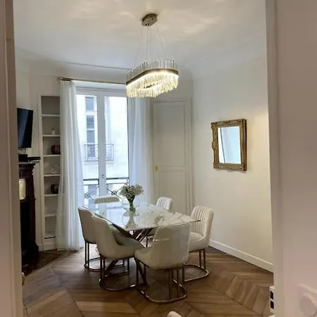 Luxury Family Getaway باريس