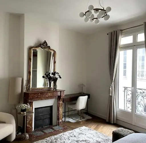 Luxury Family Getaway Apartment Paris