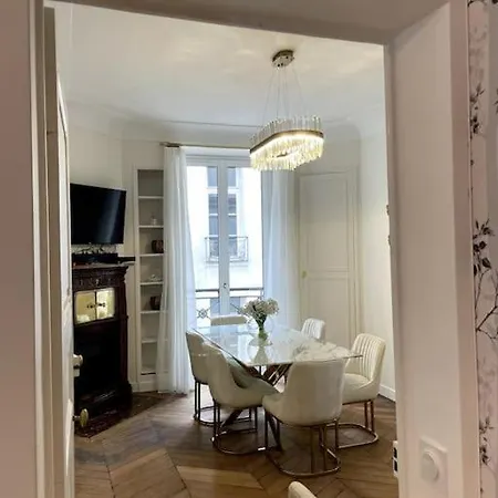 Апартаменты Luxury Family Getaway Париж